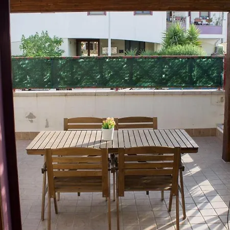 Casa Aura Con Giardino E Ingresso Indipendente